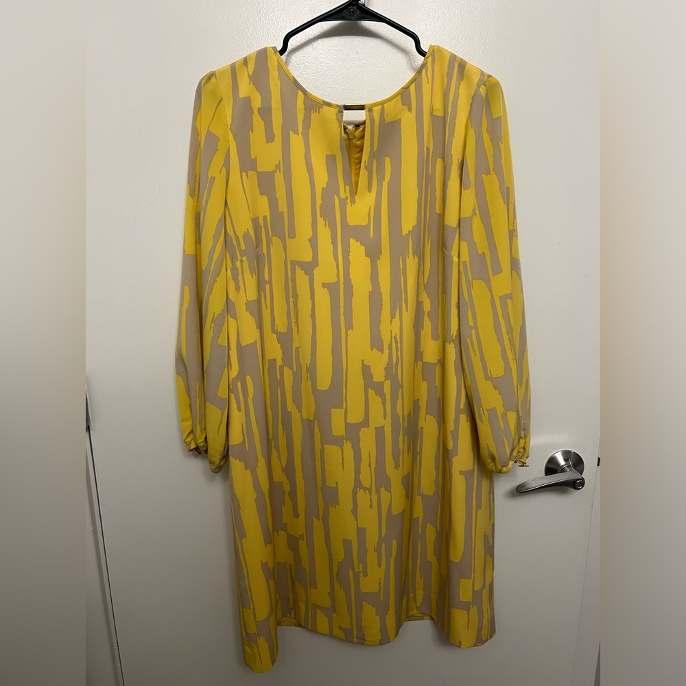 Tahari Arthur S. Levine Shift Printed Keyhole Dress